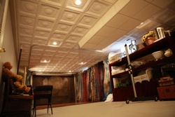 The 2011 ugliest ceiling winner Diana Aliprandi has a brand new ceiling in her Photo Studio.